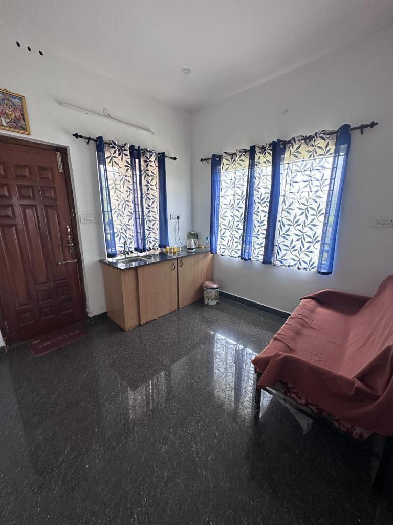 Sandy 4 Bhk Homestay - Only Adults Allowed อูตี ภายนอก รูปภาพ